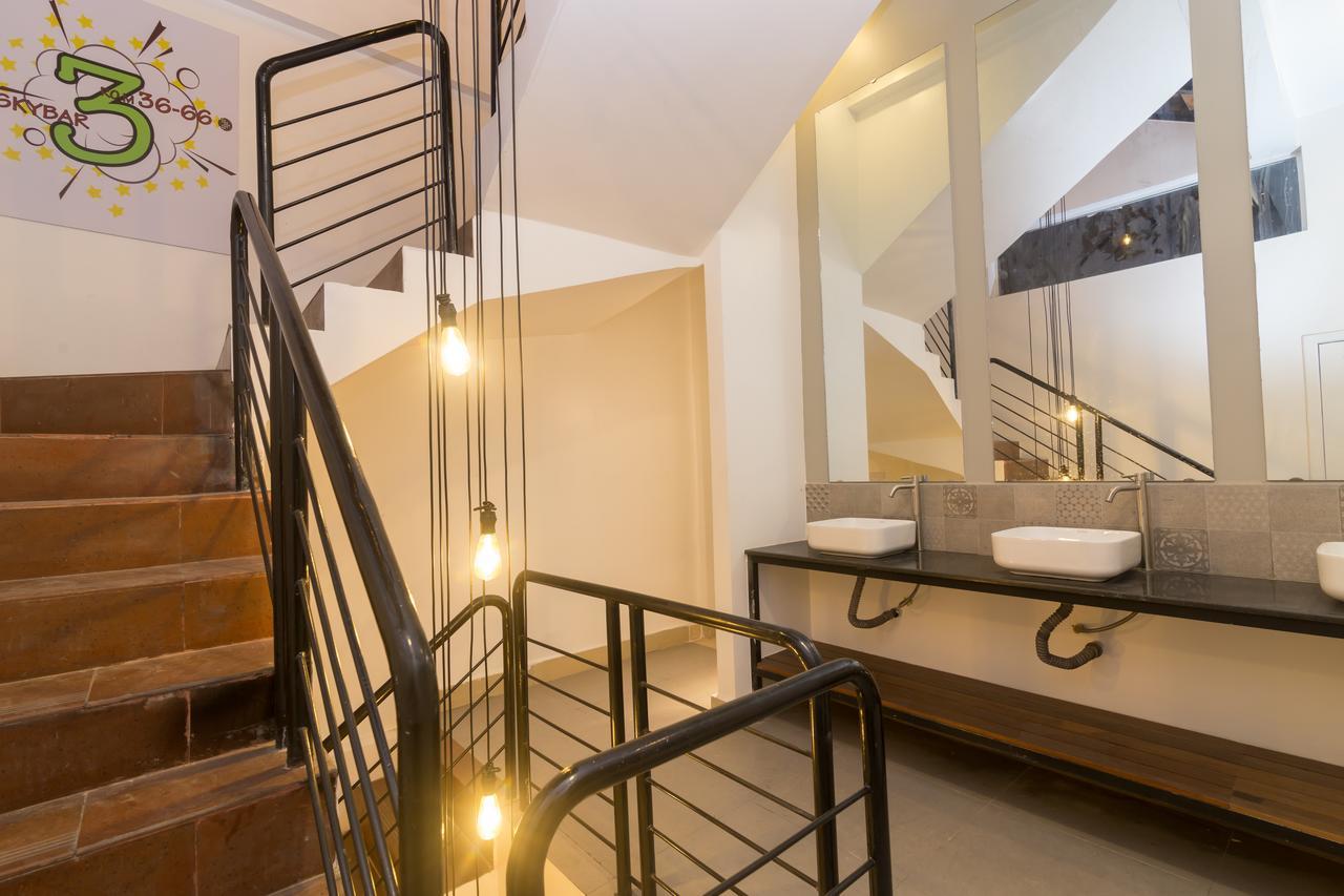 Oops Hostel Siem Reap Exteriör bild