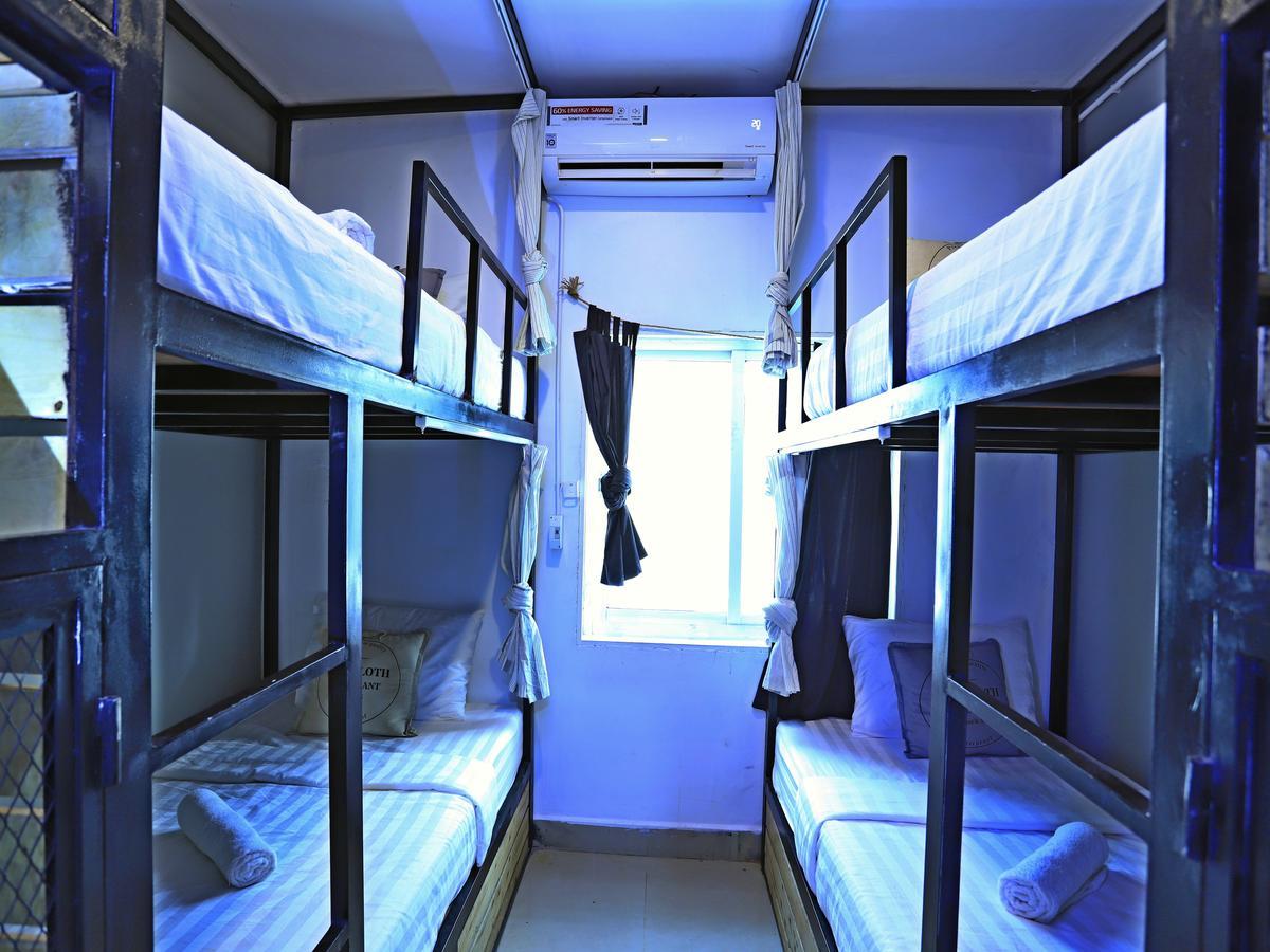 Oops Hostel Siem Reap Exteriör bild