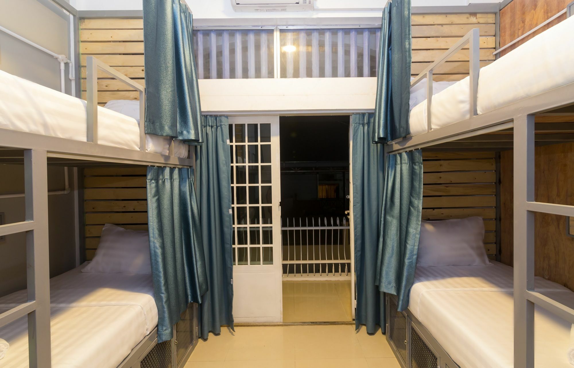 Oops Hostel Siem Reap Exteriör bild